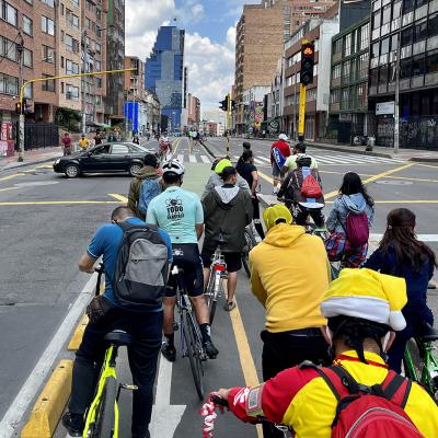 Pistes cyclables de Bogotá, ville où la plupart des gens se déplace en vélo